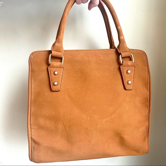 X SOLD X IZZY & ALI VEGAN LEATHER STRUCTURED HANDBAG WITH REMOVABLE CROSSBODY ST - Picture 3 of 8